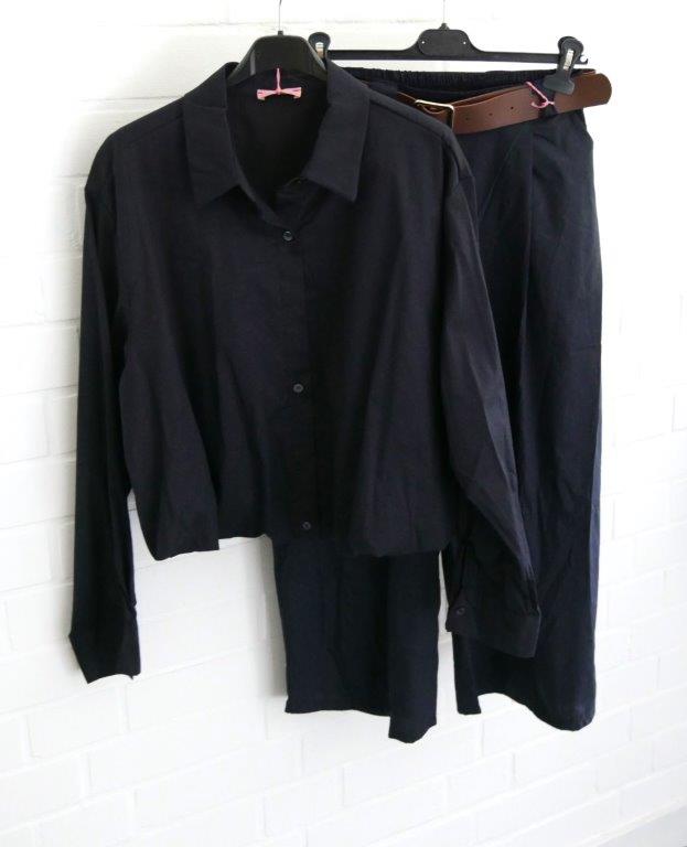 Dunkelblaue Culotte mit passender dunkelblauer Cropped Bluse